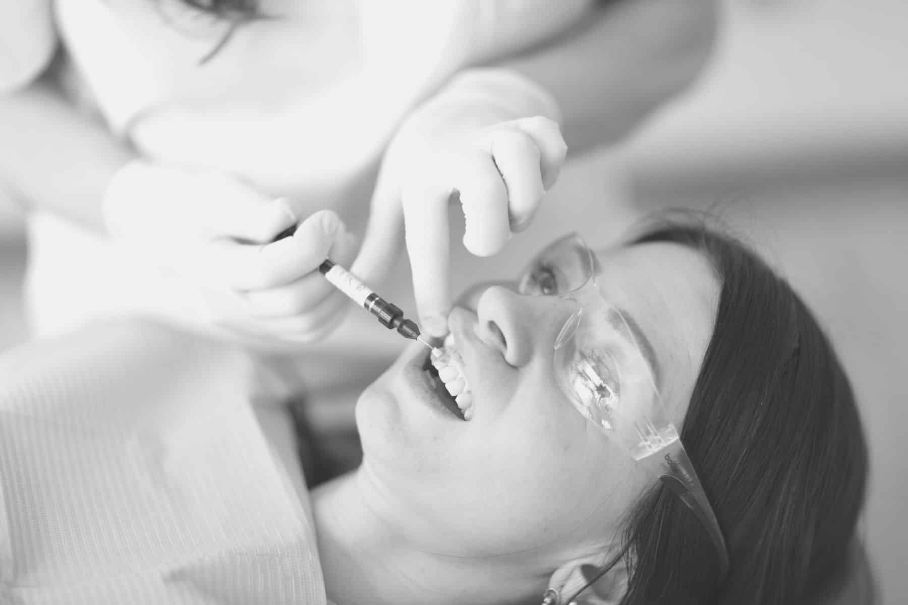 Professional tooth whitening 24 hour dental clinic of Dr. Katkevica